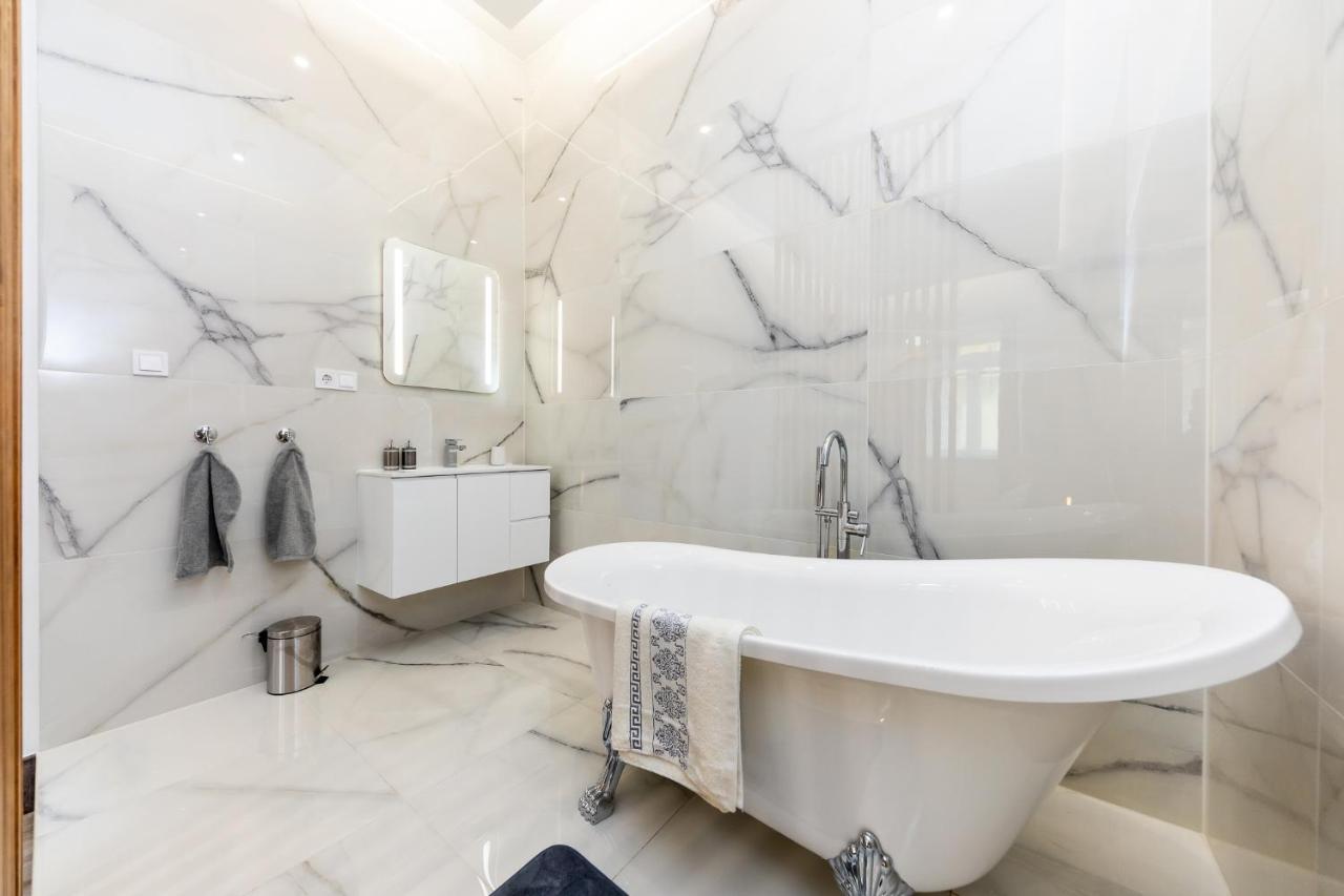 Lux Downtown Apartment บูดาเปสต์ ภายนอก รูปภาพ