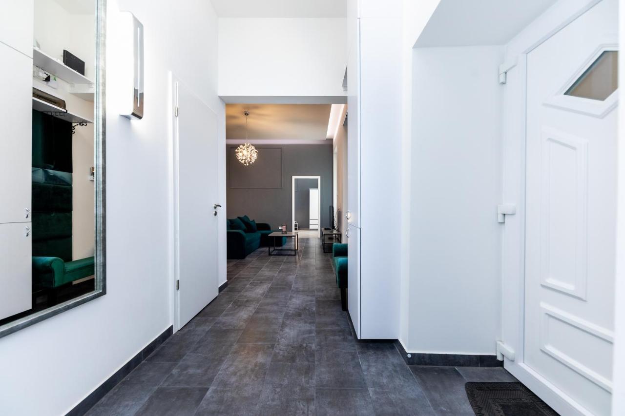 Lux Downtown Apartment บูดาเปสต์ ภายนอก รูปภาพ