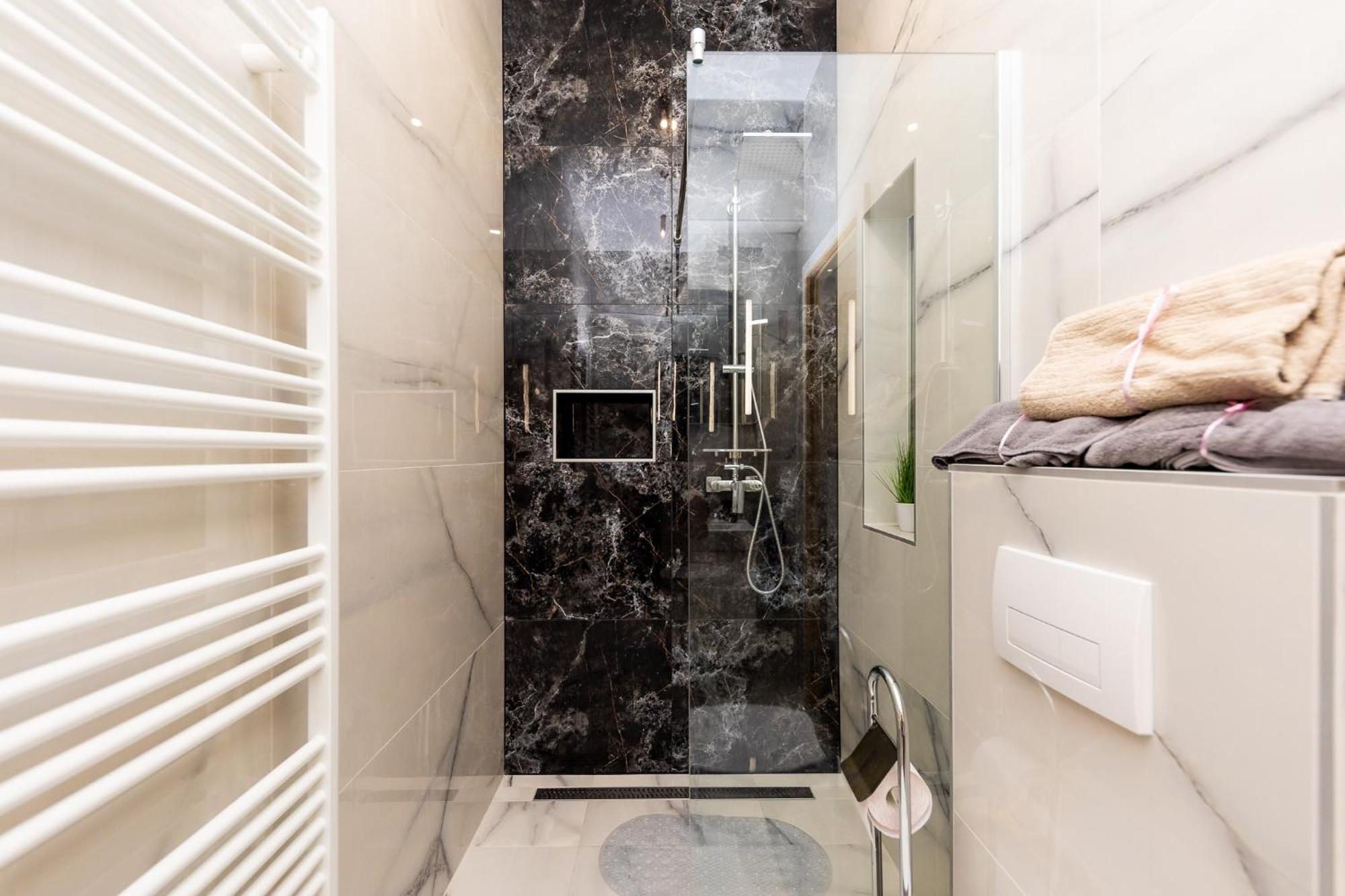 Lux Downtown Apartment บูดาเปสต์ ภายนอก รูปภาพ